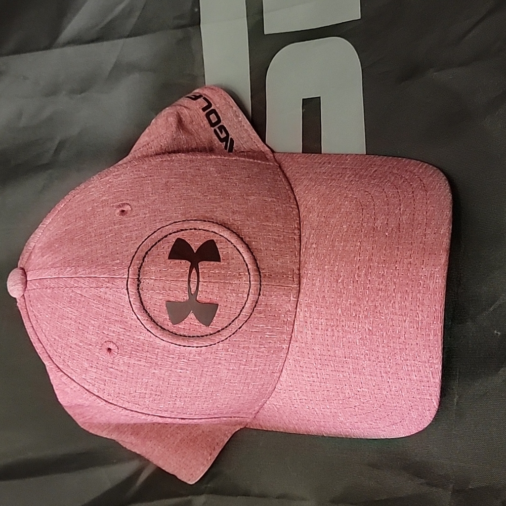 Mens Under Armour GOLF hat mauve color